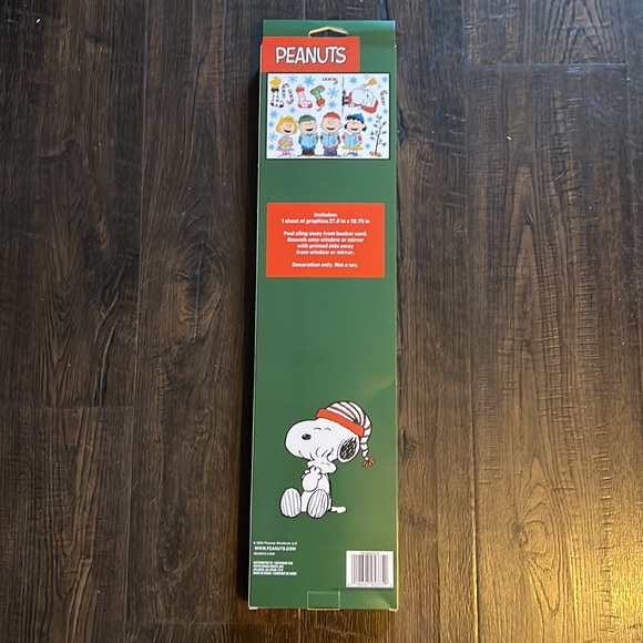 Brand new ADORABLE Peanuts Snoopy Christmas Holiday window clings - Picture 2 of 4